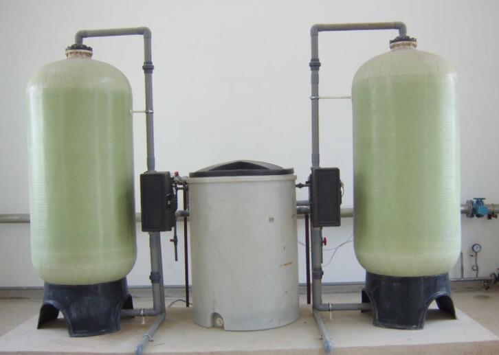 软化水设备内部设施的使用与维护也很重要