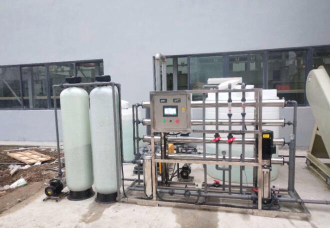 青岛纯水设备反渗透纯水设备是利用膜分离技术